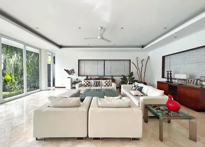 Istana Putih By Maheswara
